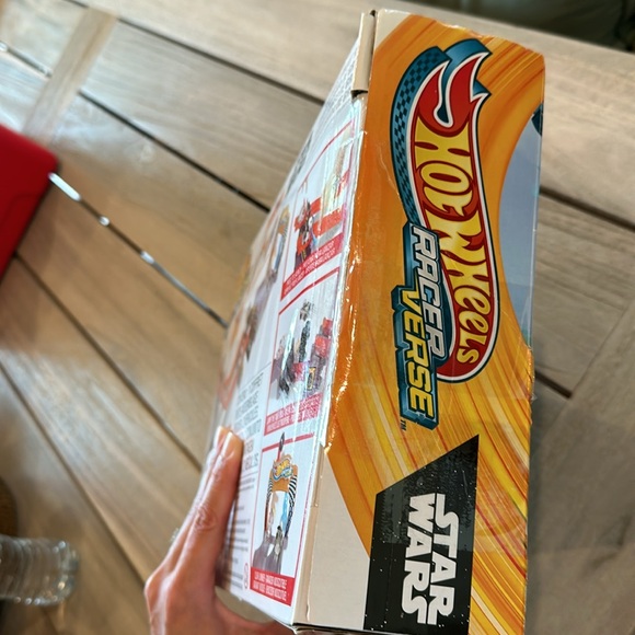 Hot Wheels RacerVerse Star Wars Track Set with 2 Racers: Grogu & the Mandolorian - Picture 8 of 9